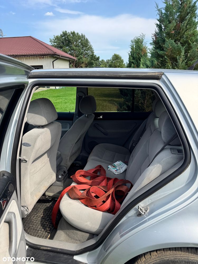 Volkswagen Golf 1.6 Basis - 4
