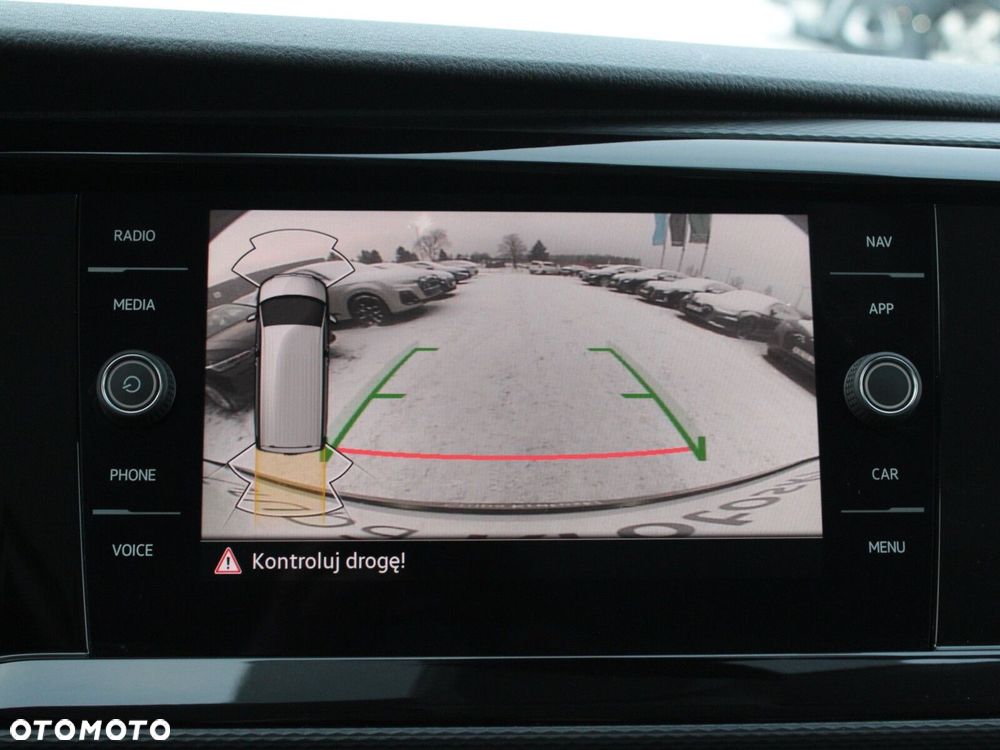 Volkswagen Caravelle 2.0 TDI L2 Comfortline DSG - 24