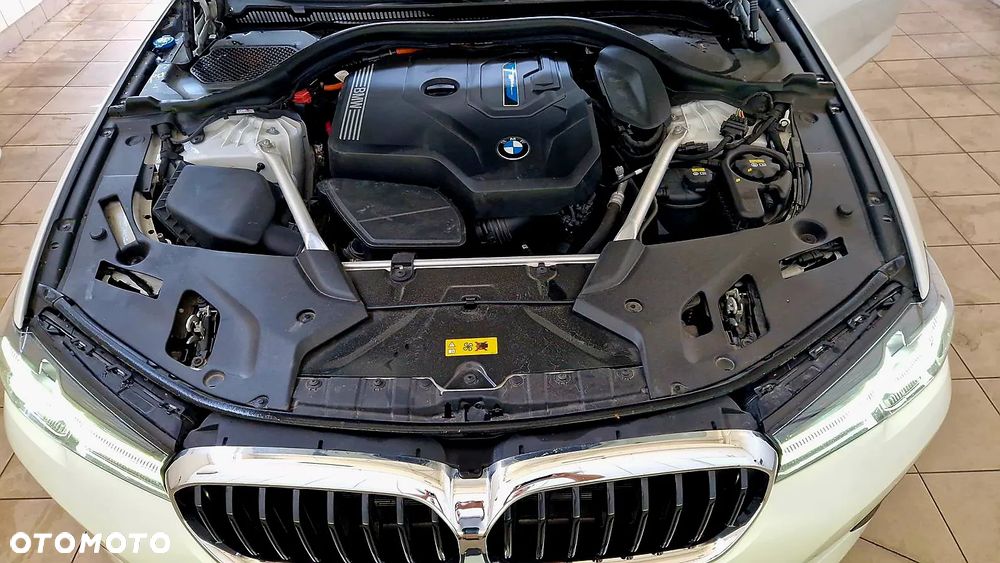 BMW Seria 5 530e M Sport Edition - 24