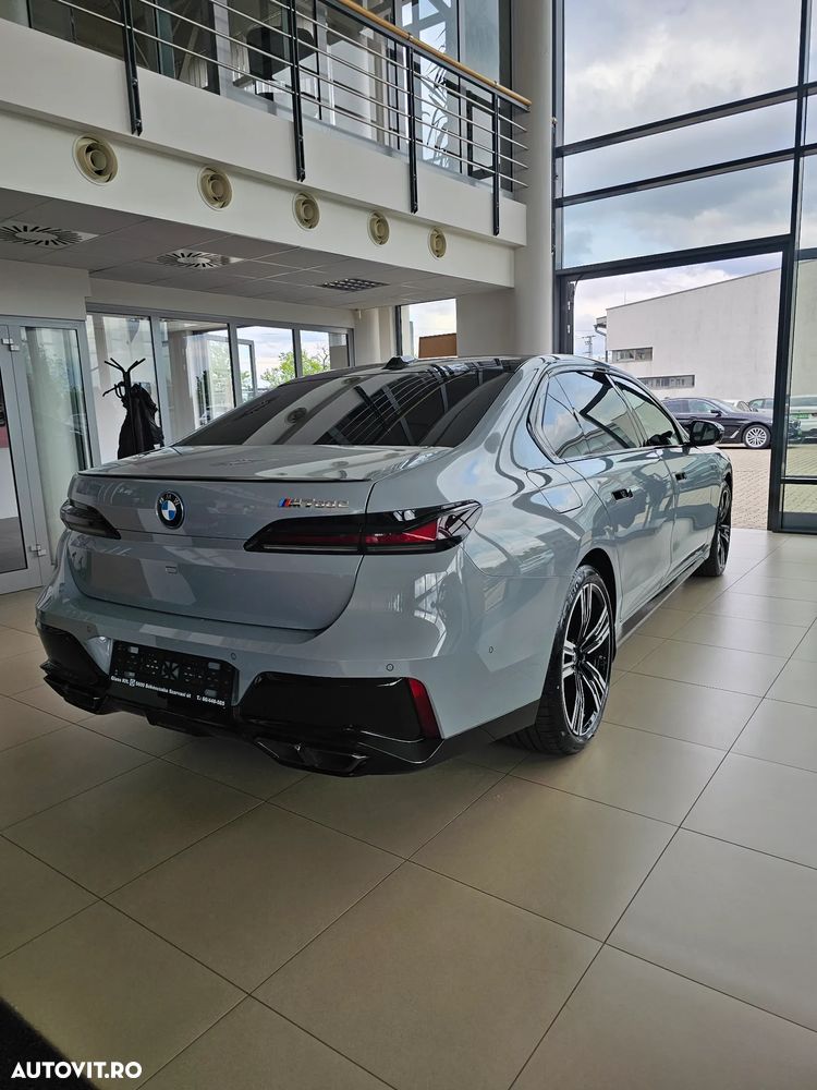 BMW M7 2025 — imagine 2