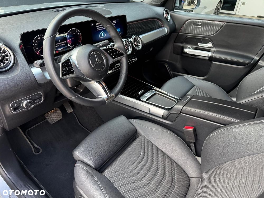 Mercedes-Benz GLB - 10