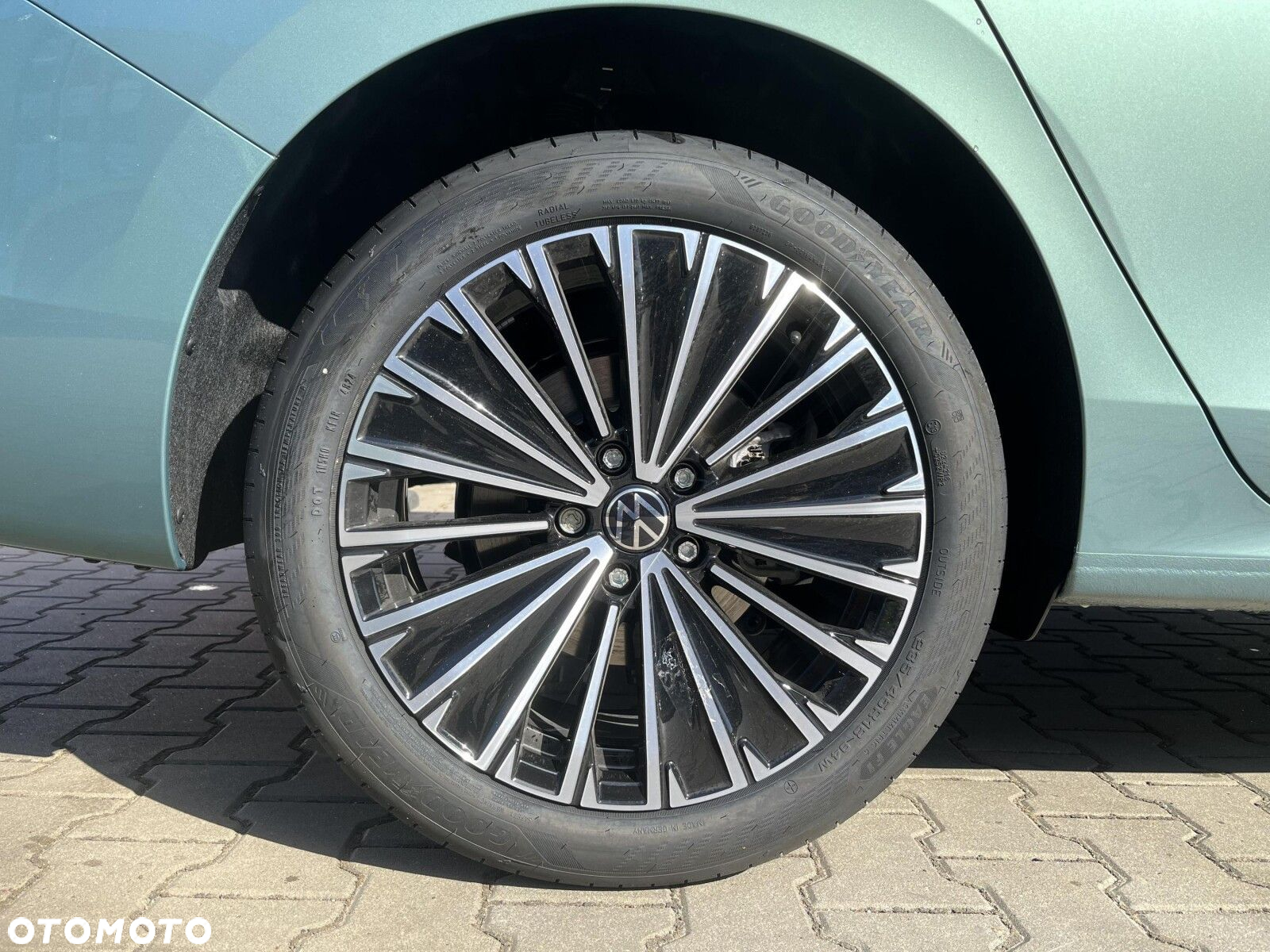 Volkswagen Passat 2.0 TDI SCR Elegance DSG - 10