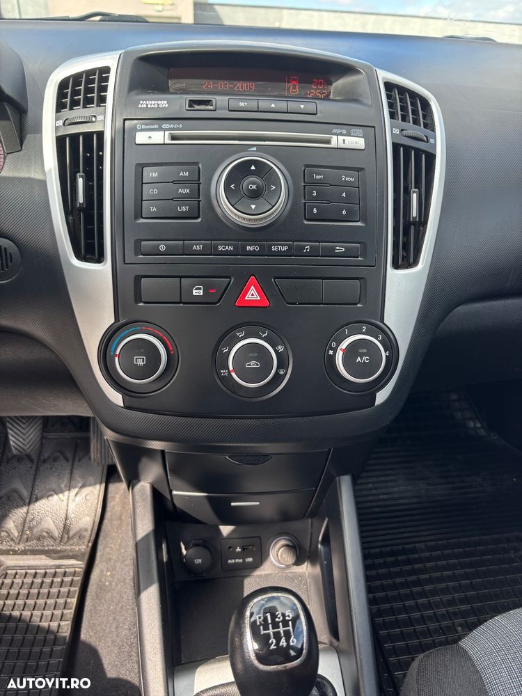 Kia Ceed - 14
