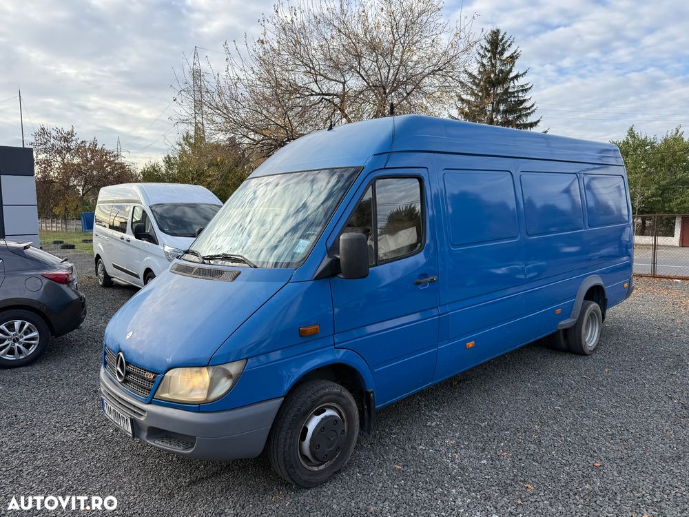 Mercedes-Benz Sprinter - 1