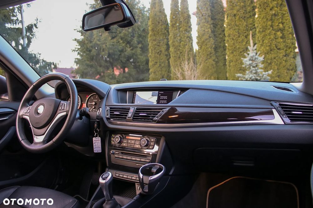 BMW X1 sDrive18d xLine - 35