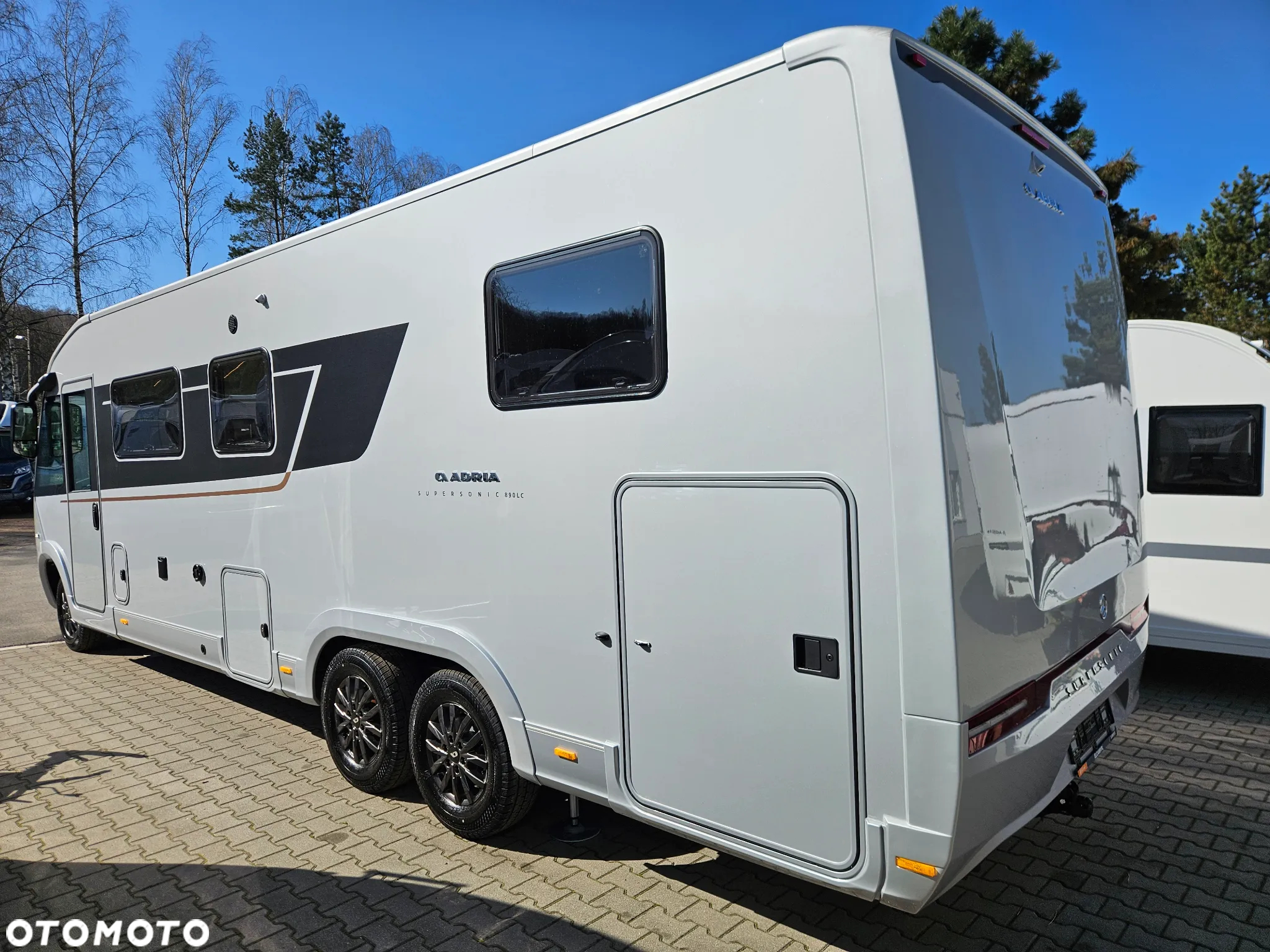 Adria Supersonic 890 LC - 4