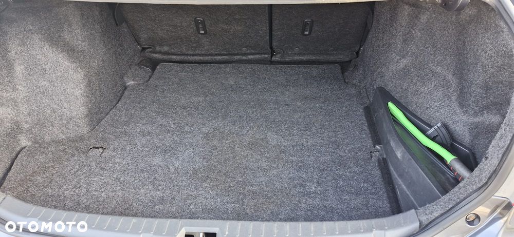 Toyota Corolla - 13