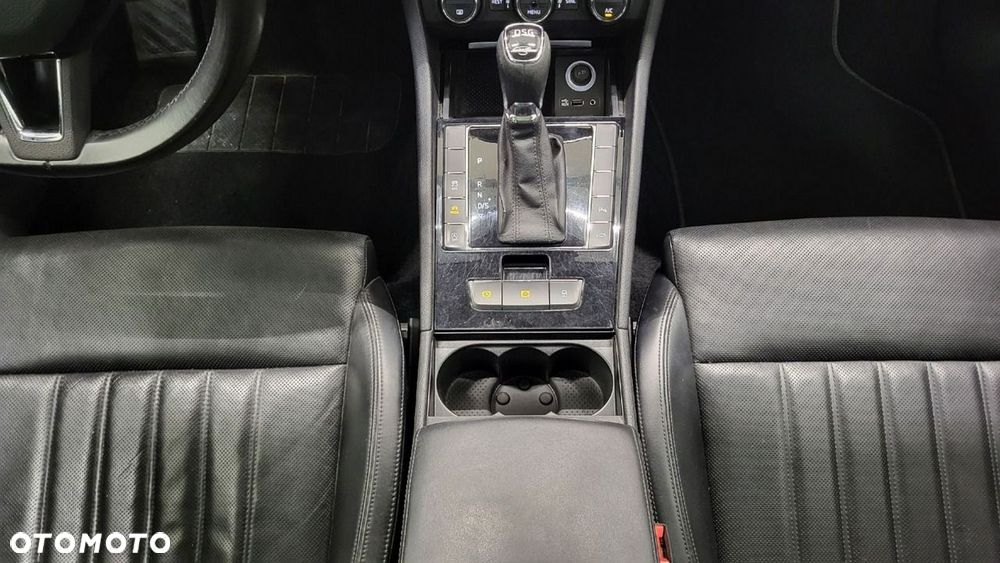 Skoda Superb 2.0 TDI L&K DSG - 20