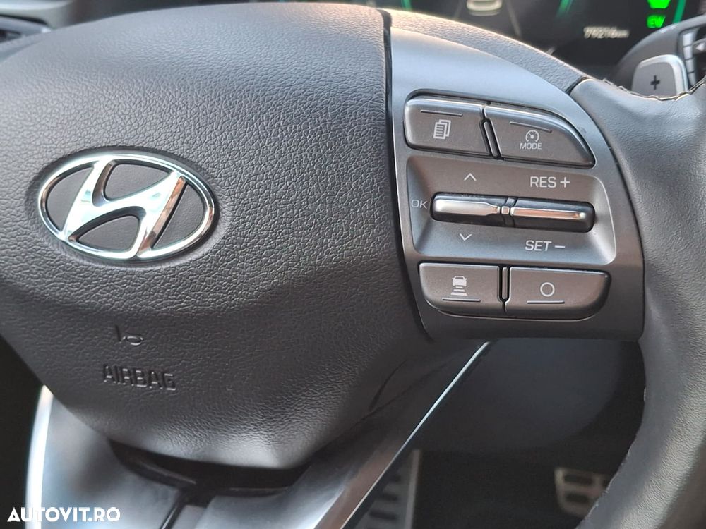 Hyundai IONIQ - 32
