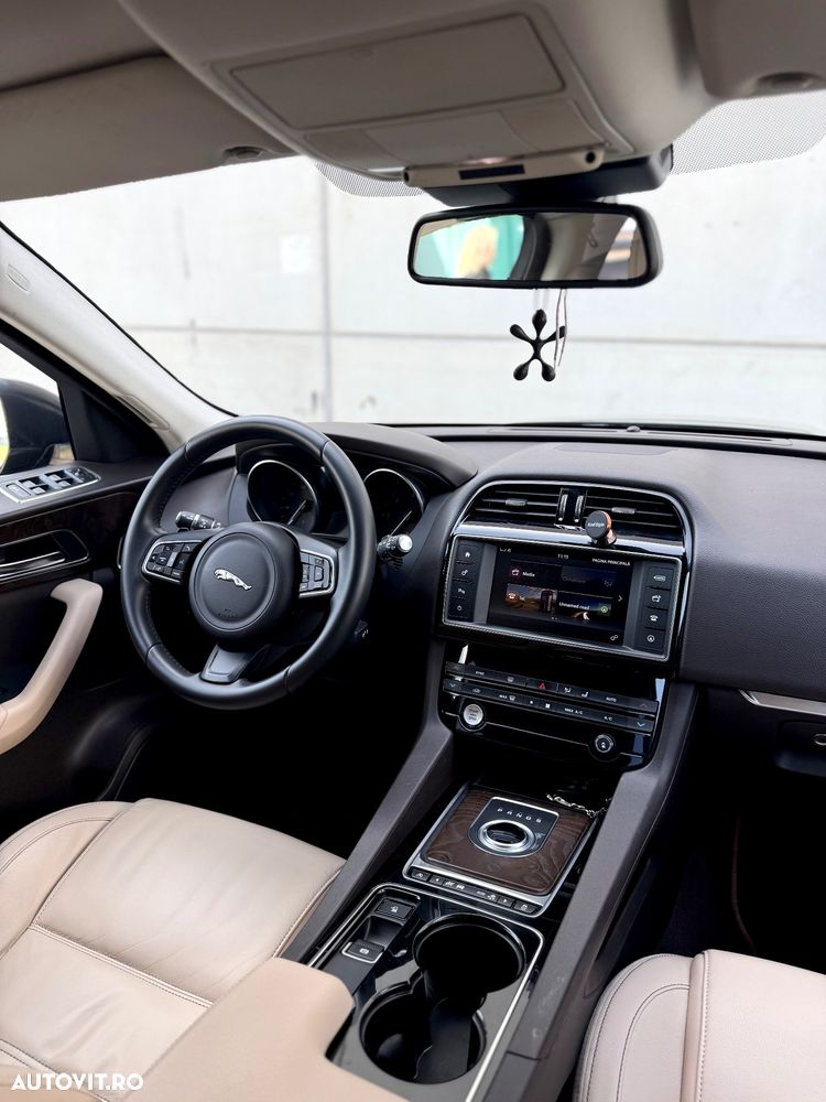 Jaguar F-Pace 20d AWD Prestige - 8