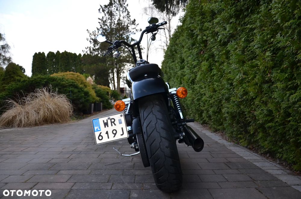 Harley-Davidson Dyna Street Bob - 10