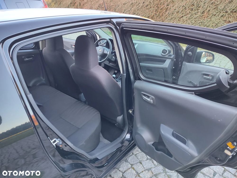Nissan Pixo - 11