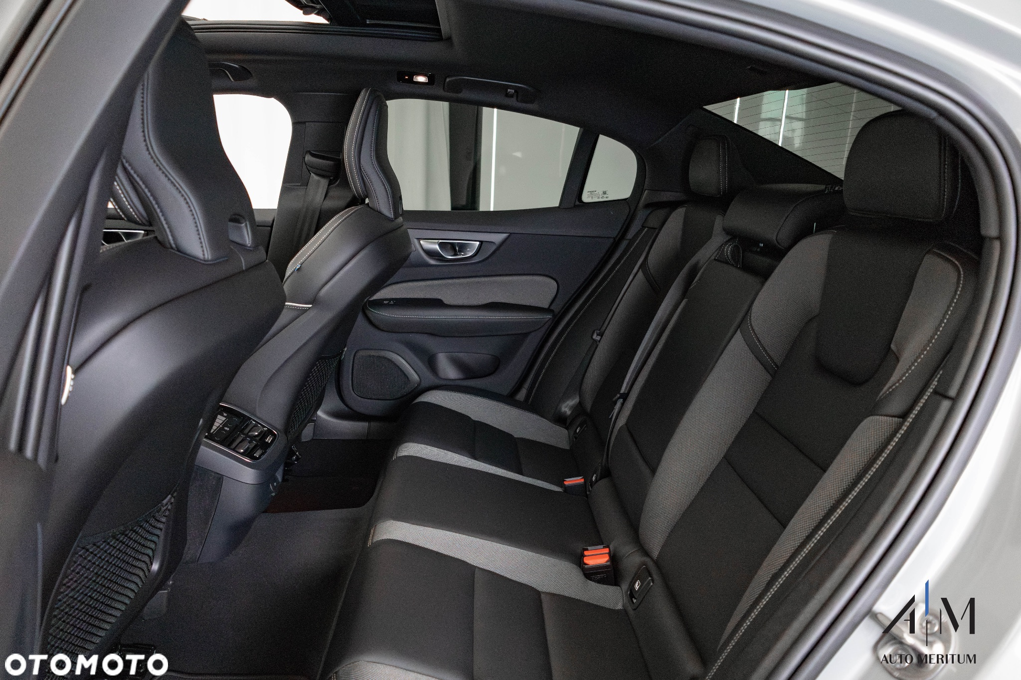 Volvo S60 B5 B AWD Ultimate Dark - 25