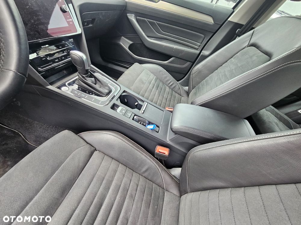 Volkswagen Passat - 34