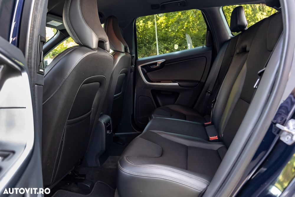 Volvo XC 60 D4 AWD Geartronic Summum - 27