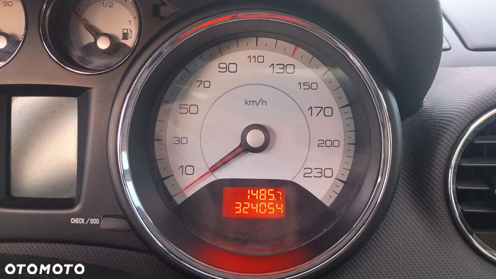 Peugeot 308 HDi FAP 135 Platinum - 6