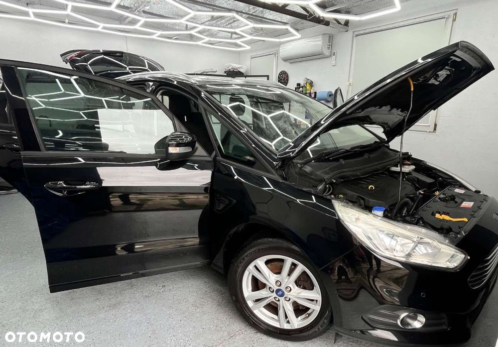 Ford S-Max - 32