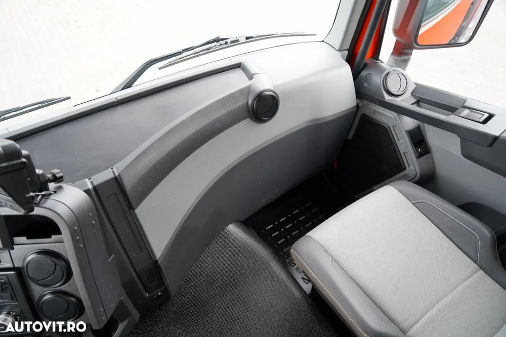 Renault K 380 / 6X4 / LIVRARE 6,2 M / + HIAB 166 ES-4 / CAPACITATE MAXIMĂ DE RIDICARE 6.500 KG / ATINGEREA 12,3 M / ROTATOARE / RADIOCOMANDĂ / IMPORTAT - 33