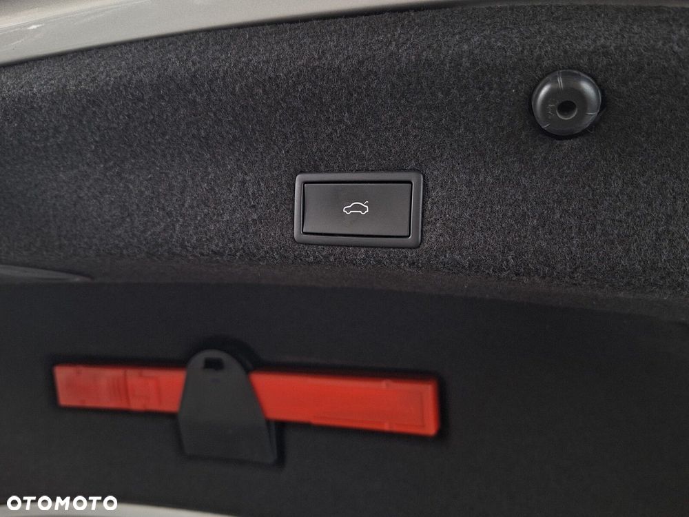 Volkswagen Passat 2.0 TSI Elegance DSG - 20
