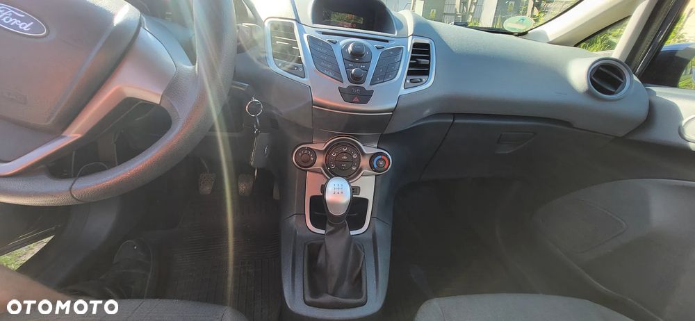 Ford Fiesta 1.25 Ambiente - 19