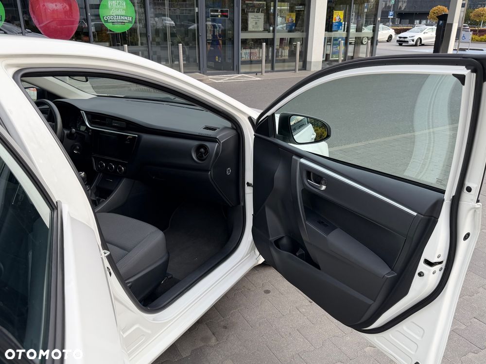 Toyota Corolla 1.33 Active EU6 - 17