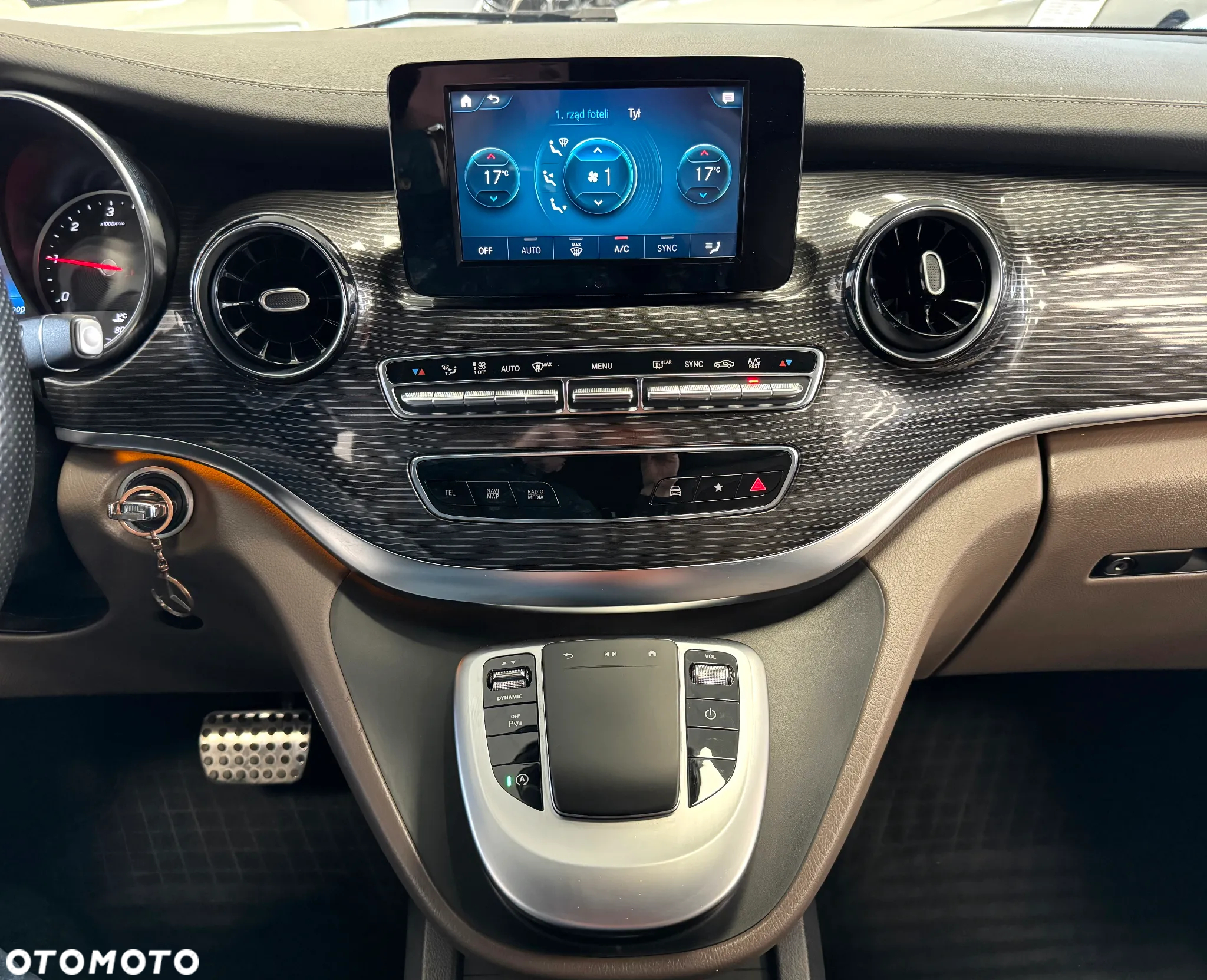 Mercedes-Benz Klasa V 300 d Avantgarde 9G-Tronic (d³ugi) - 17