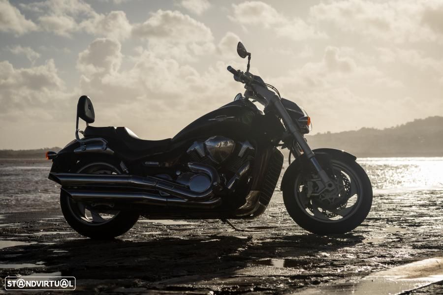Suzuki Intruder - 10