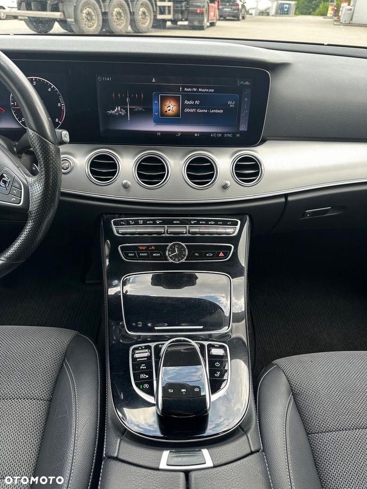 Mercedes-Benz Klasa E 200 d T 9G-TRONIC Avantgarde - 24