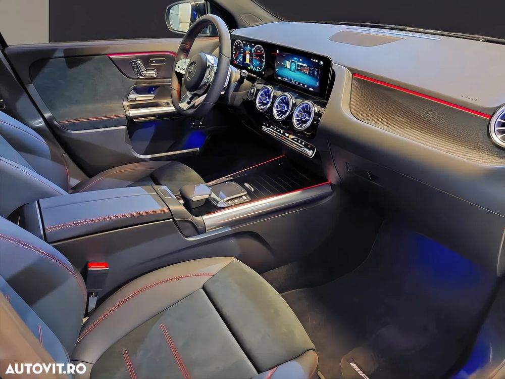 Mercedes-Benz GLA - 13