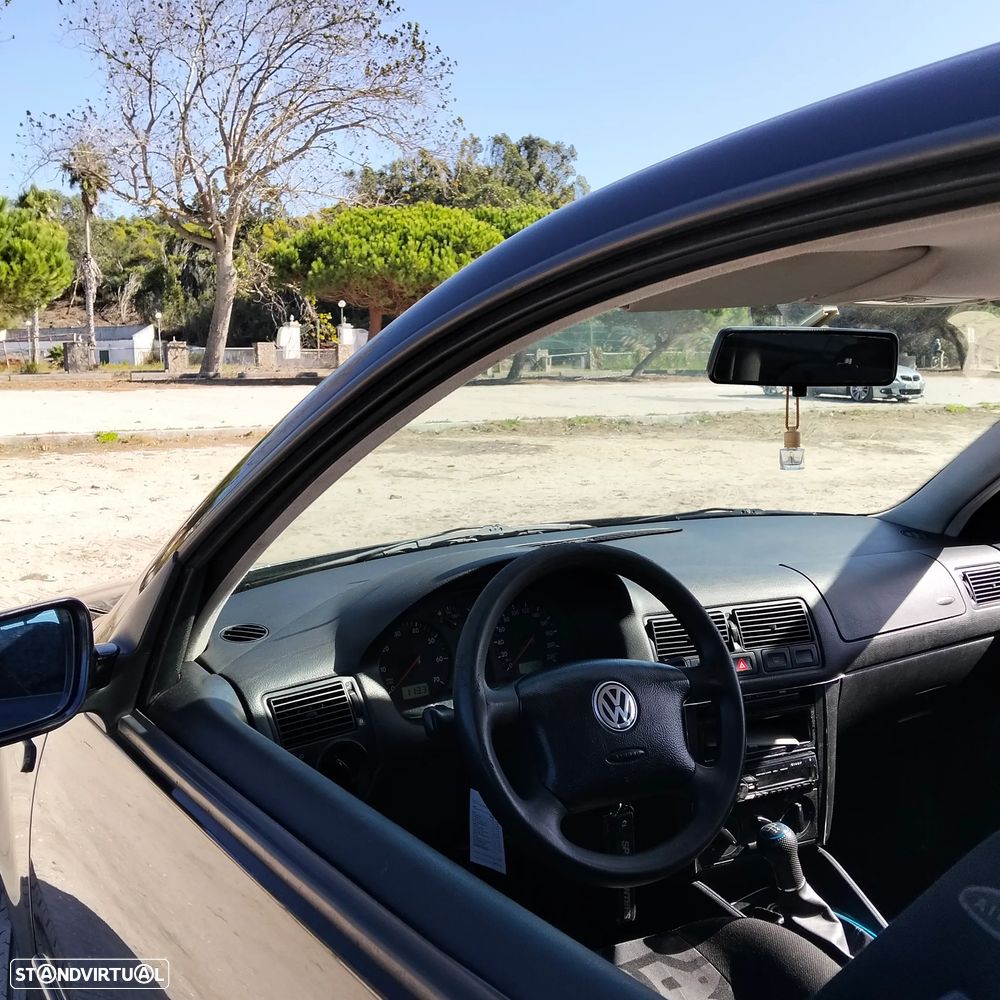 VW Golf - 4