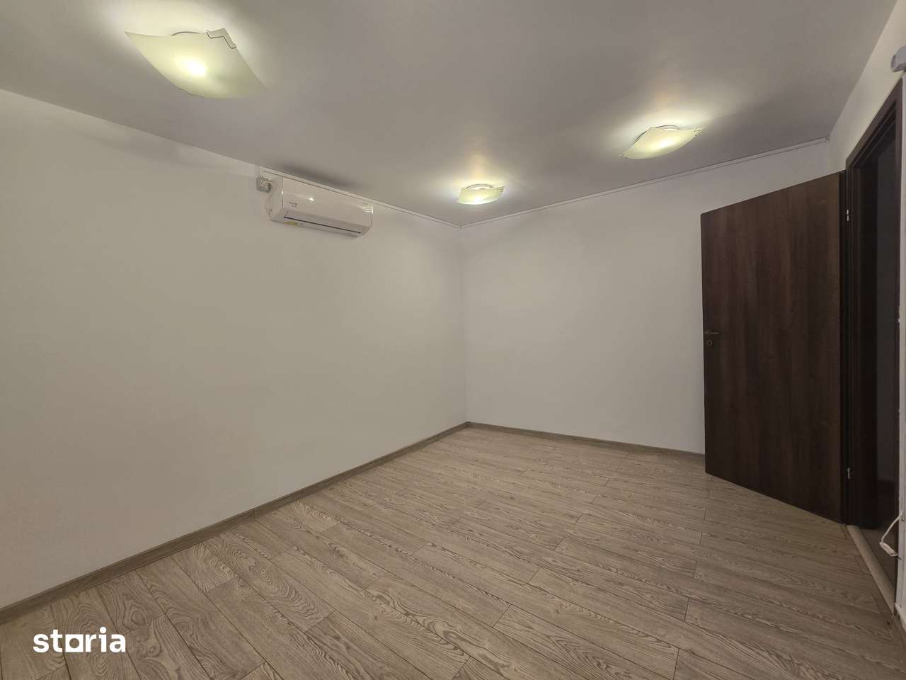 Inchiriere 2 camere, spatios, renovat, termel lung — fotografia 3