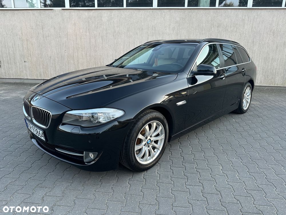 BMW Seria 5 525d Sport-Aut Modern Line - 2