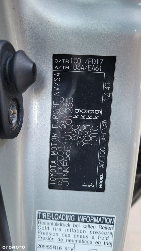 Toyota Auris 2.0 D-4D Edition - 24