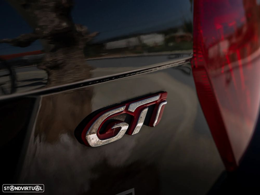 Peugeot 208 GTI 200 THP - 39