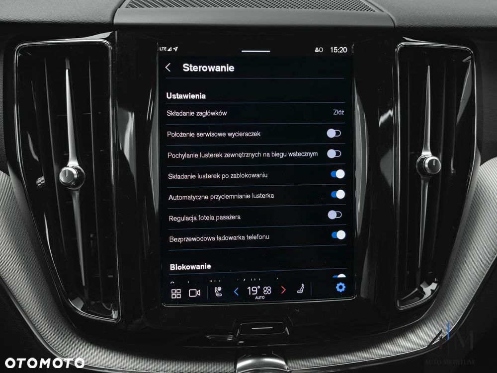 Volvo XC 60 B4 D AWD Plus Dark - 24