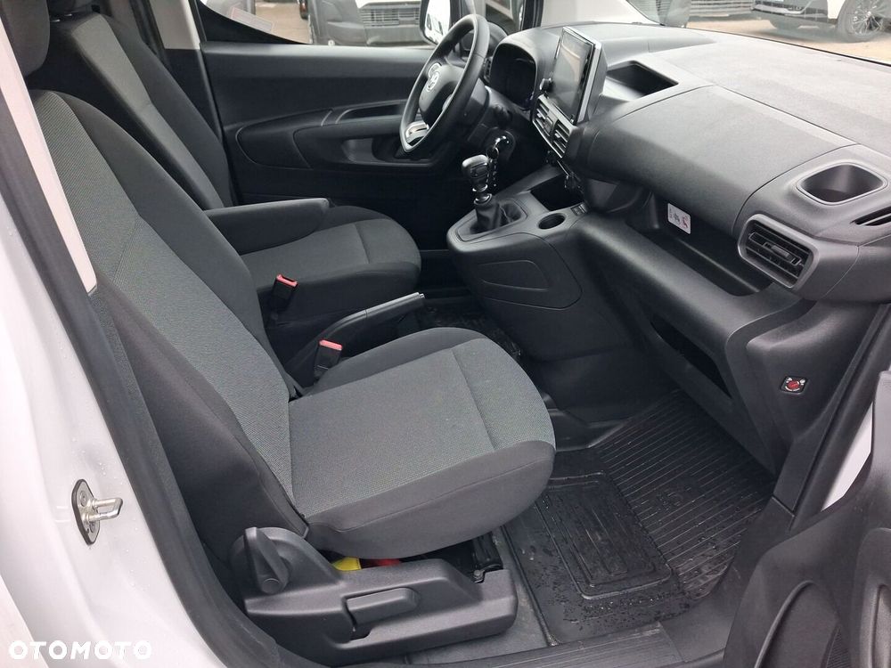 Toyota Proace City - 10