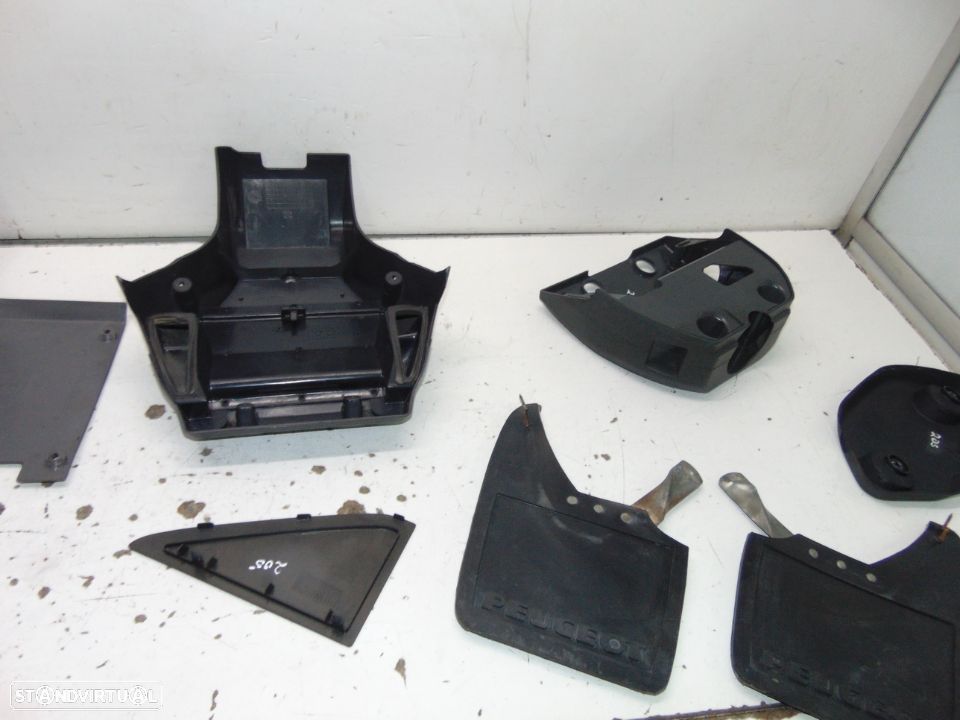 Peugeot 205 plásticos/Guarnições - 4