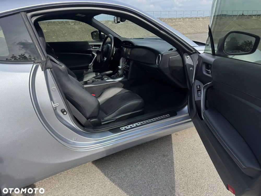 Toyota GT86 2.0 Premium - 32