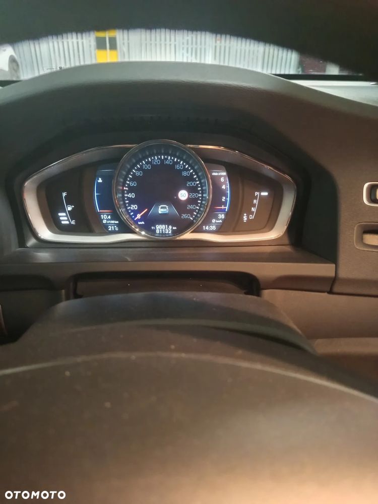 Volvo S60 T5 AWD R-Design - 6