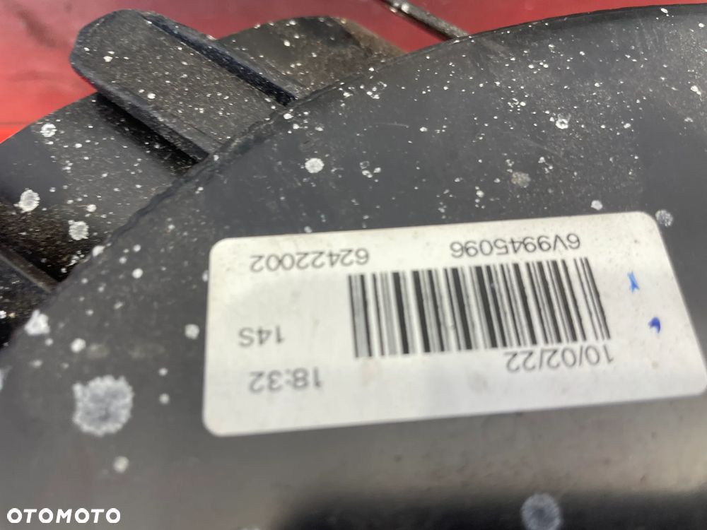 SKODA FABIA III PRAWA TYLNA 6V9 945 096 - 3