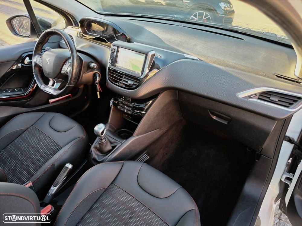 Peugeot 208 1.6 BlueHDi GT Line - 40