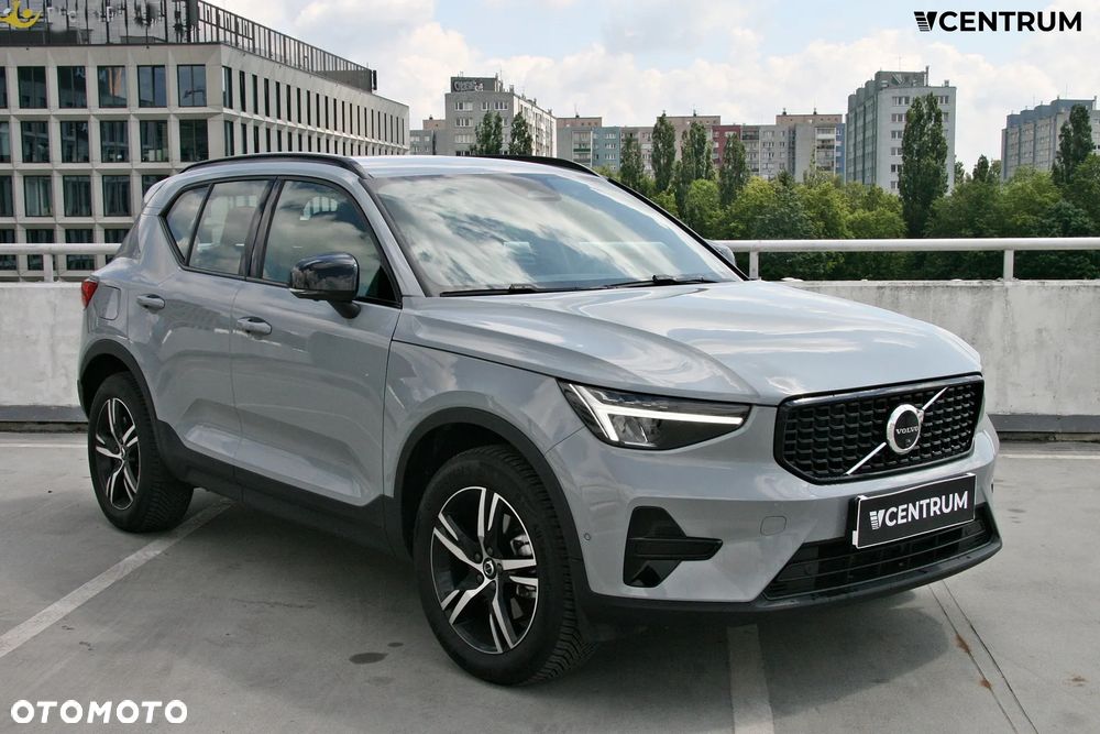 Volvo XC 40 B3 Plus Dark - 3
