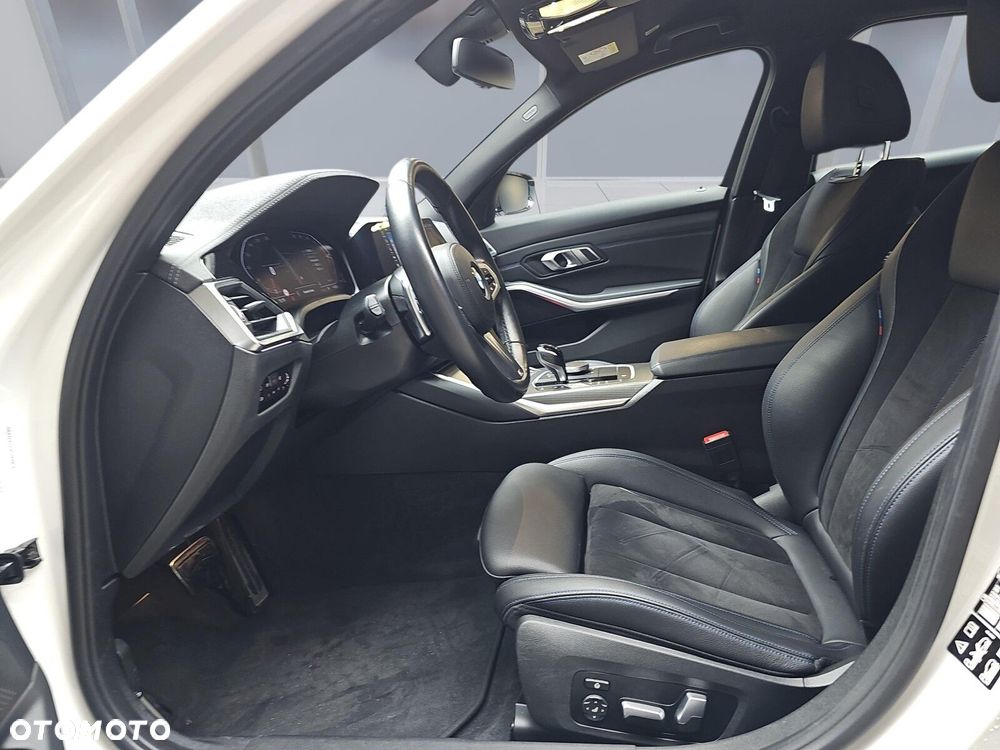 BMW Seria 3 320i xDrive M Sport sport - 12