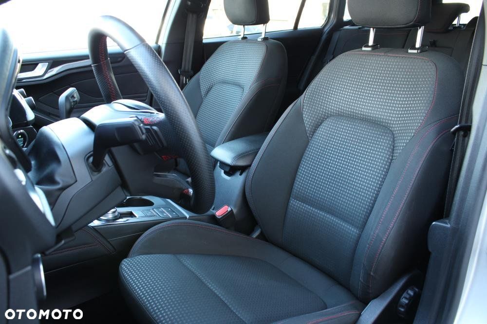 Ford Focus - 8