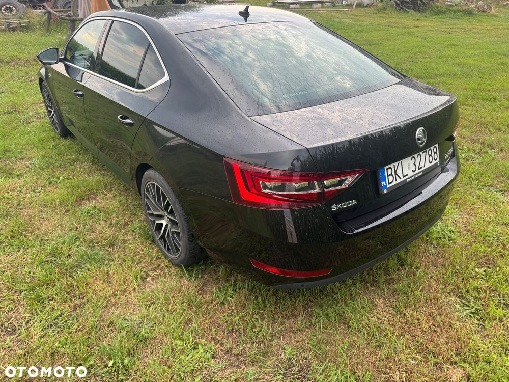 Skoda Superb 2.0 TDI 4x4 L&K DSG - 4