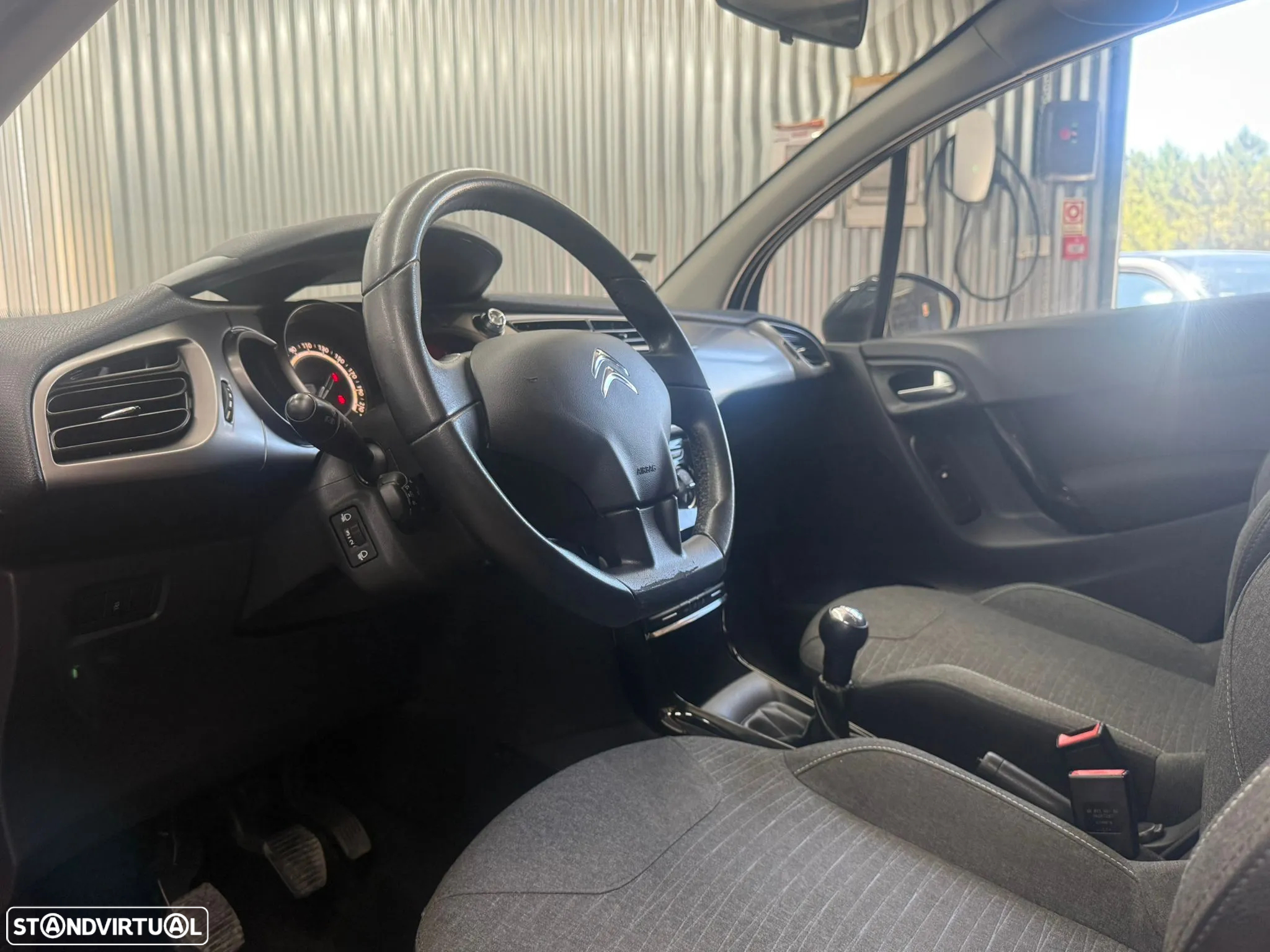 Citroën C3 1.2 PureTech Shine - 13