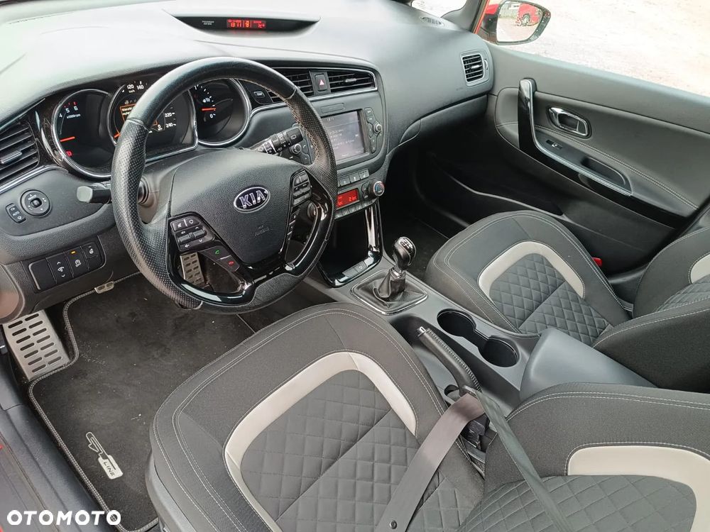 Kia Ceed 1.6 CRDi GT Line - 11