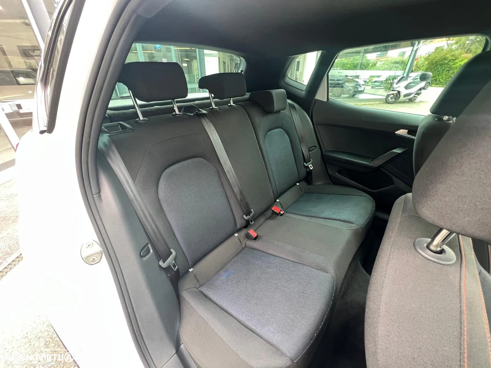 SEAT Arona 1.0 TSI FR - 9