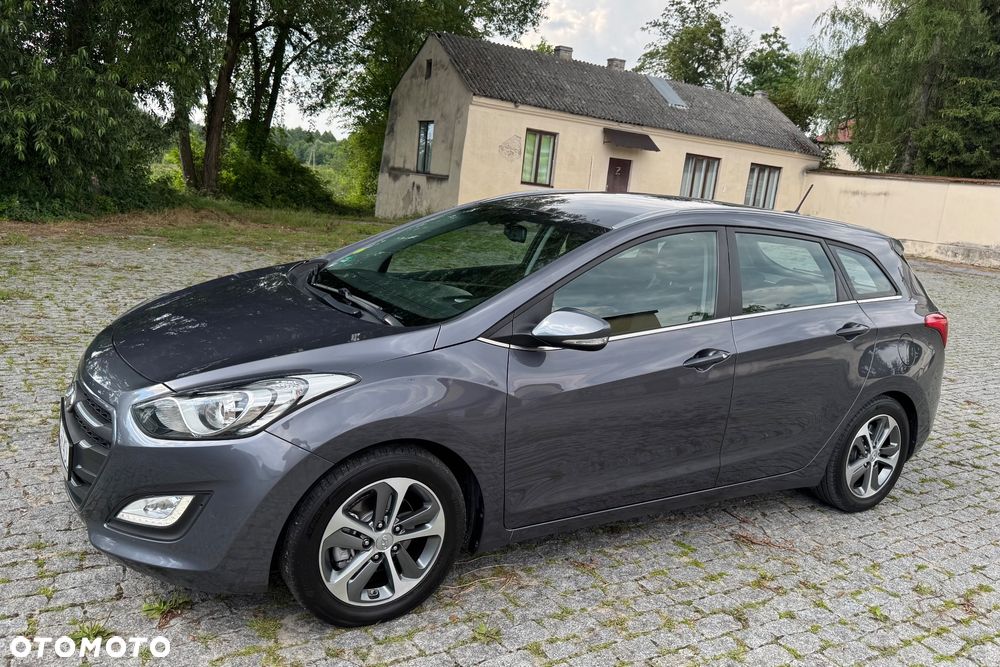 Hyundai i30 blue 1.6 CRDi Classic Navigation - 11