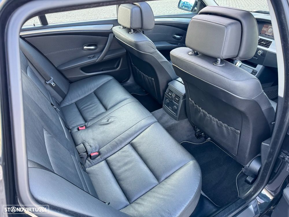 BMW 520 dA Touring Executive - 15